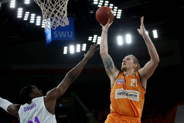 在绿茵场上 在绿茵场上