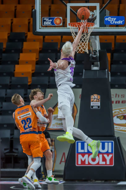 给杨更多保 给杨更多保